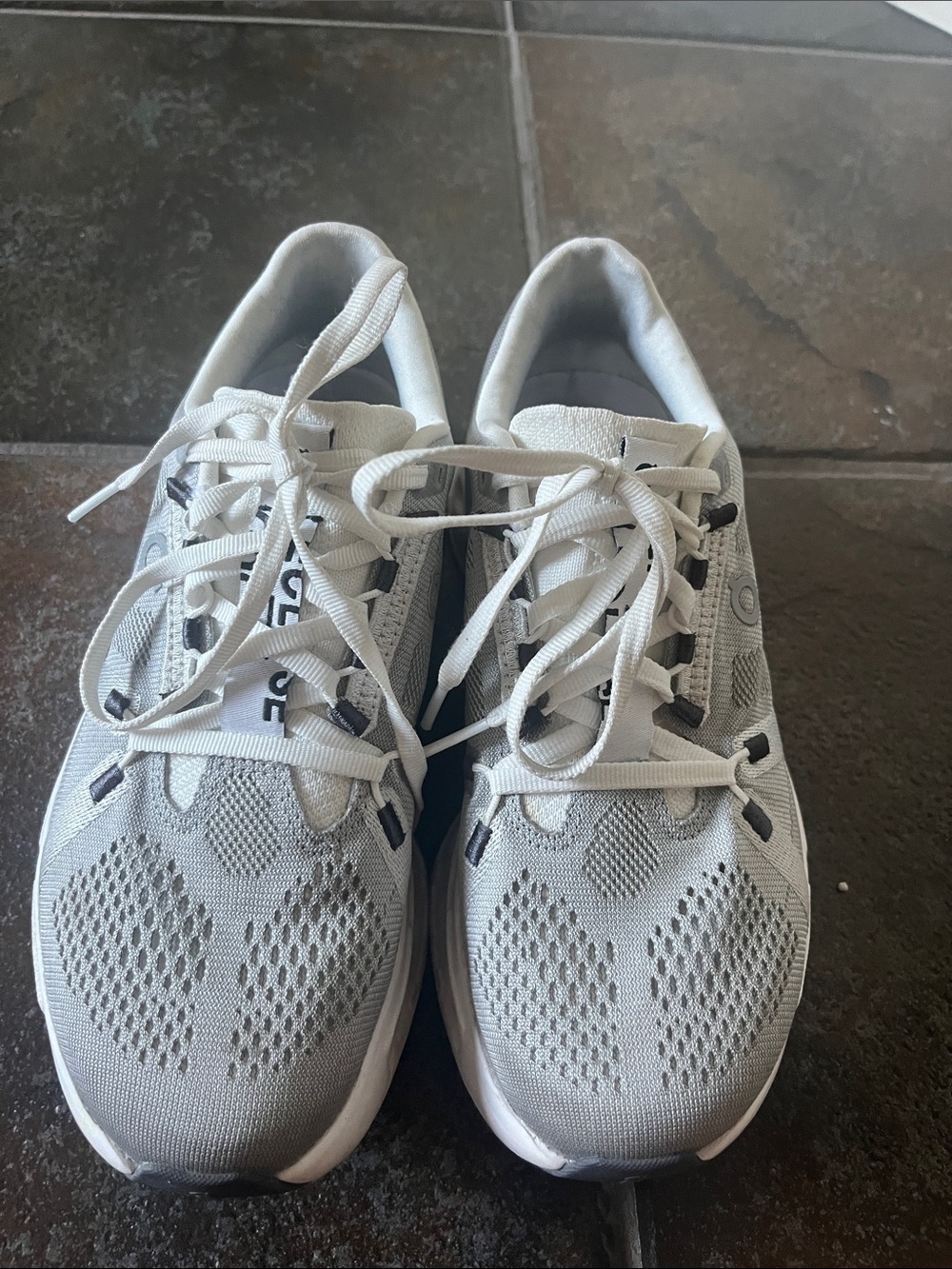 On Cloud Eclipse Running Shoes Alloy White Women’s 7 EUC Athletic Sneakers - Picture 2 of 14